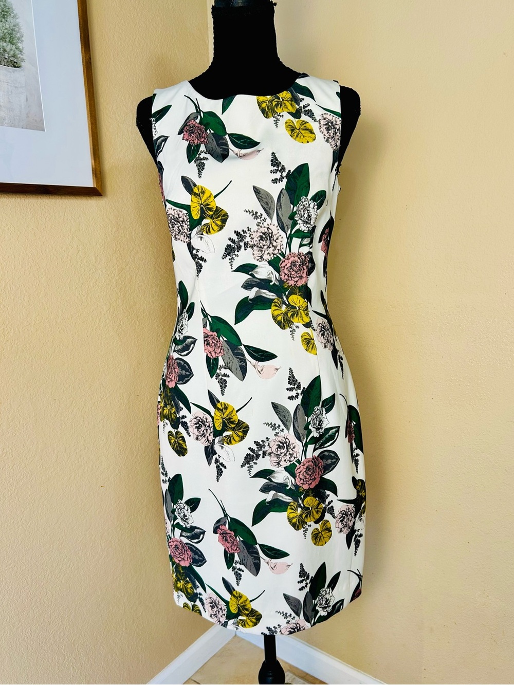 H&M Floral Sleeveless Sheath Dress White Pink Green Size 8 Cutout Back